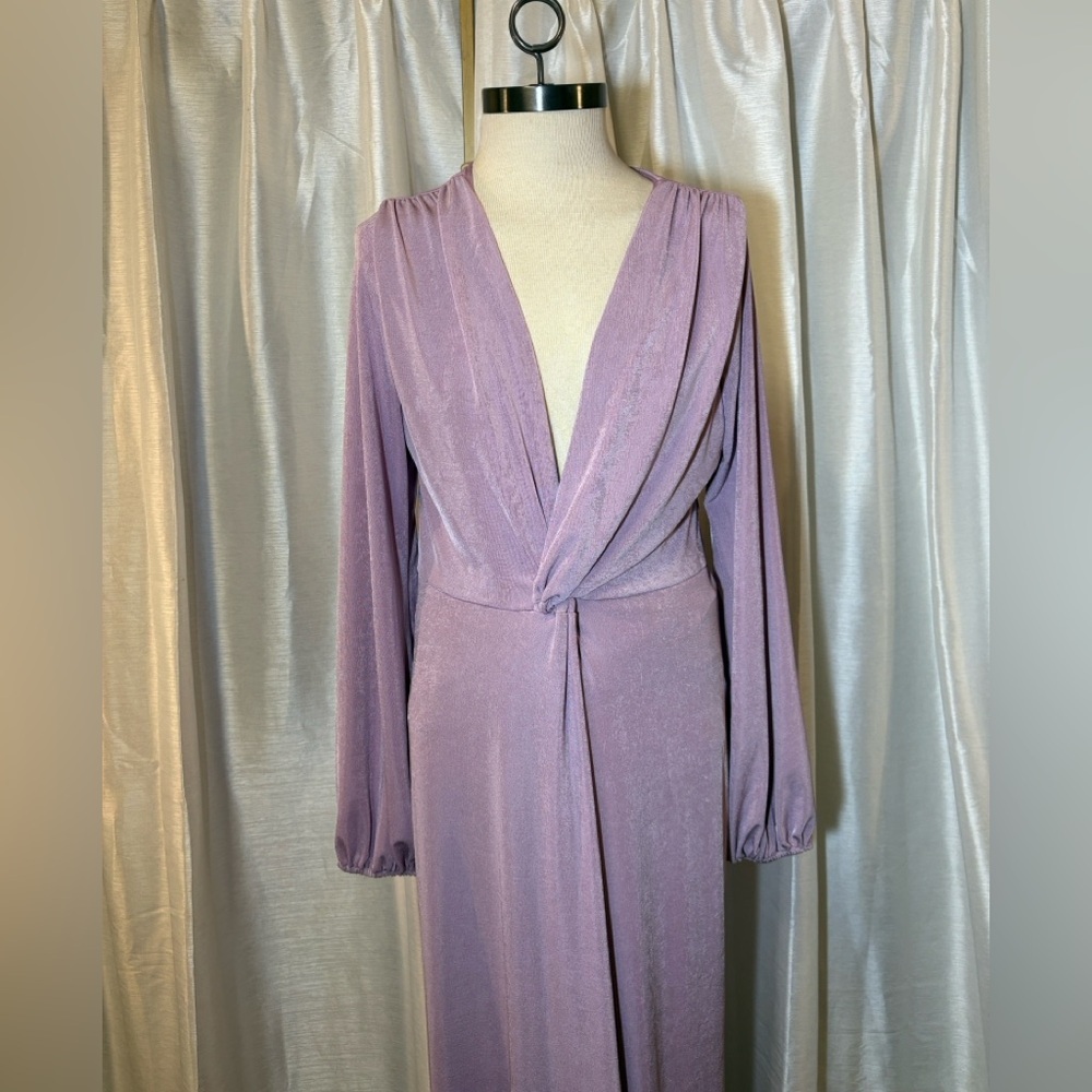 Elegant Lilac Long-Sleeve Draped Evening Dress - Picture 10 of 16